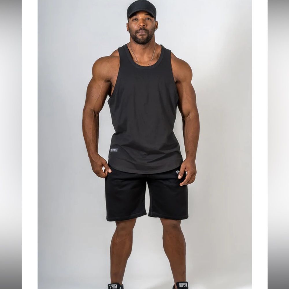 Iron Bull Strength Essential Tank